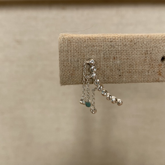 Cascading ear climbers - Picture 2 of 4